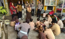 Ditlantas Polda Jabar Salurkan Bantuan Sosial ke Siswa Berkebutuhan Khusus di Bandung