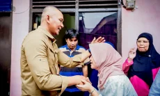 Jenal Pastikan Pemkot Bantu Syafa, Anak Berprestasi dari Pasangan Tunanetra