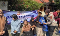 Ditlantas Polda Jabar Salurkan Bantuan Sosial untuk Anak Difabel di Bandung