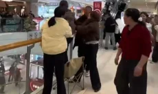 Selamatkan Wanita yang Hendak Lompat di Mal, Pria Ini Malah Diamuk Pihak Keluarga