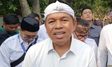 Pajak Kendaraan Tembus Rp23,7 M Sehari, Dedi Mulyadi Kebut Perbaikan Jalan di Jabar