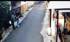 Tak Diberi Uang, Pengamen di Jatiwaringin Nekat Bakar Pagar Rumah Warga