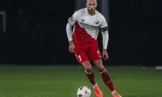 Akankah Mike van der Hoorn Menjadi Pemain Anyar Persib?