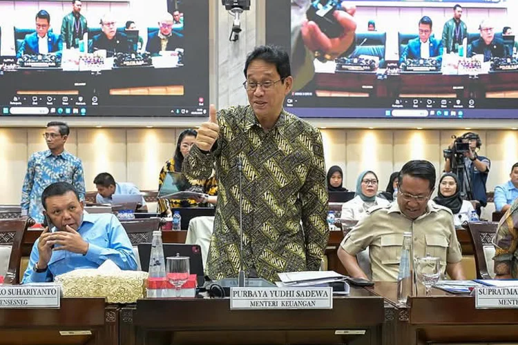 Tiga Eks Pejabat BGN Ditangkap Kejagung, Menkeu Purbaya Pilih Fokus Efisienkan MBG