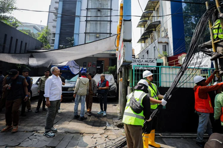 BII: Tarif Sewa Jaringan Operator Telekomunikasi Tetap Rp15.000