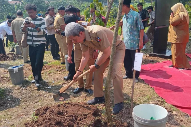 Hari Lingkungan Hidup dan HJB ke-544, Pemkot Bogor Tanam 544 Pohon