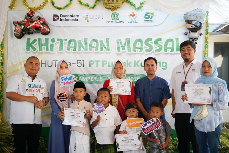 HUT ke-51, Pupuk Kujang Khitan Gratis 510 Anak Secara Maraton