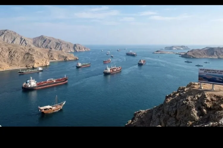 Alasan Iran Tutup Selat Hormuz Total, Konflik AS Makin Memanas!