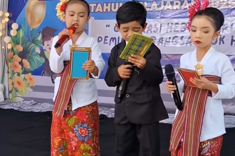 Aksi Memukau 3 Siswa TK di Lombok Timur Jadi MC Pakai 3 Bahasa, Panen Pujian Netizen
