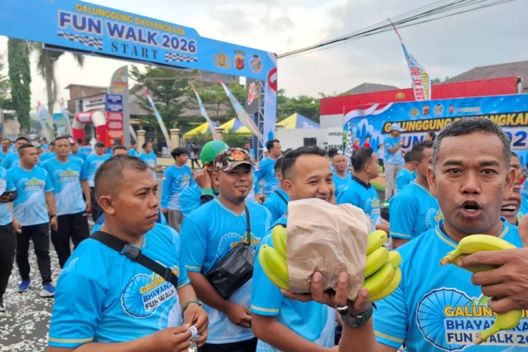 Fun Walk HUT Bhayangkara di Tasik Disambut Antusias Warga, Peserta Tembus Ribuan