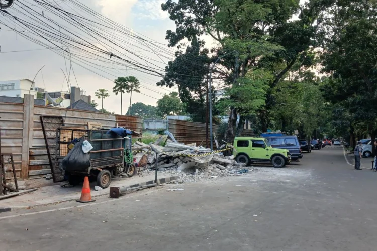 Trotoar Jalan Ambon Kembali untuk Pejalan Kaki, Garasi yang Viral Resmi Dibongkar