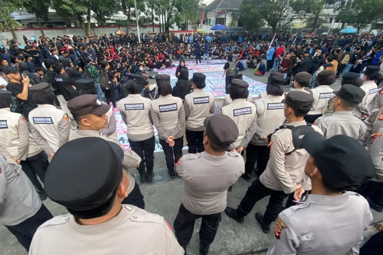 Warga Mahasiswa Apresiasi Pengamanan Polisi Selama Unjuk Rasa di DPRD Jabar