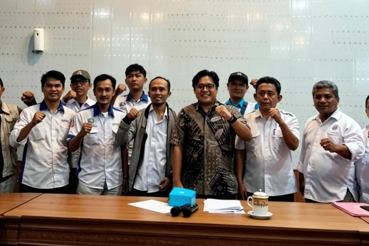 Buruh Pertanyakan Pajak Mamin, DPRD Desak Pemkab Cirebon Segera Terbitkan Perbup