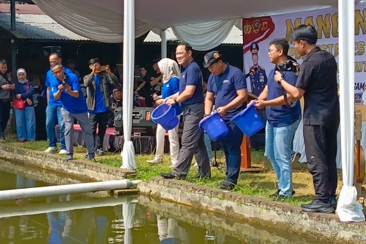 Rangkaian HUT Polri 80, Polrestabes Bandung Ajak Masyarakat Bandung Mancing