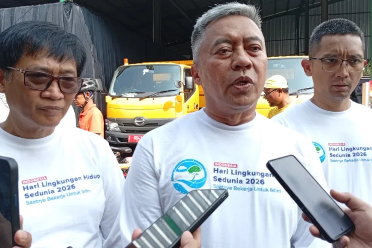 Denny Mulyadi Ajak Warga Tanam dan Rawat Pohon di Lingkungan Sekitar