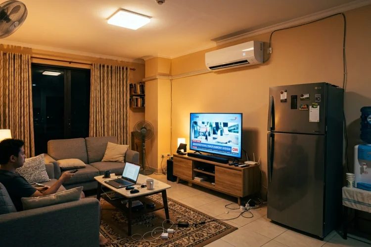 ‎Berikut 4 Tips Menghemat Listrik Rumah Supaya Tagihan Tidak Membengkak