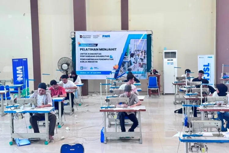 PNM Gelar Pelatihan Vokasi Disabilitas, Siapkan Peserta Masuk Industri Sepatu