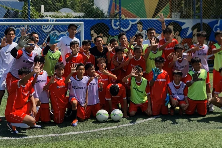 Libur Kompetisi, Beckham dan Kakang Jadi Kejutan Peserta Coaching Clinic EA Sports
