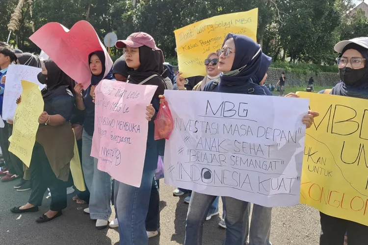 Ribuan Massa Gempar Dukung Program Prabowo, Minta MBG Terus Dievaluasi