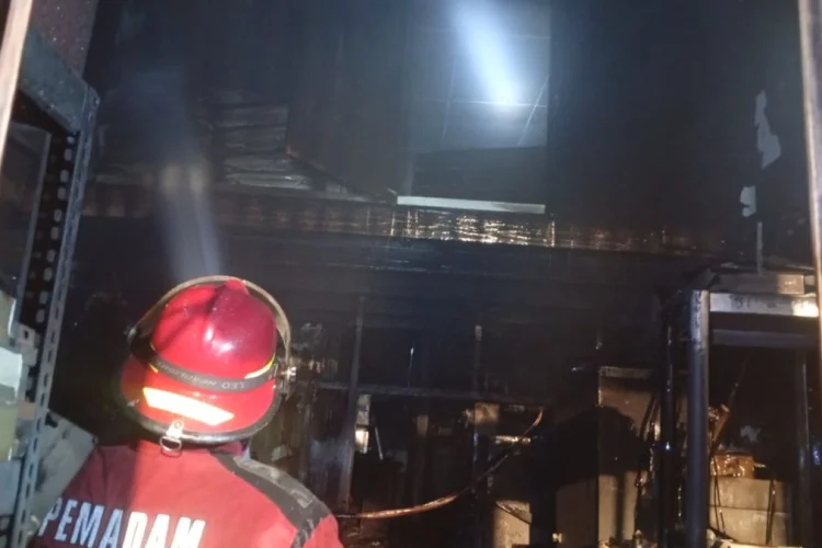 Gudang x-Kitchen di Cimahi Terbakar, Kerugian Capai Rp300 juta