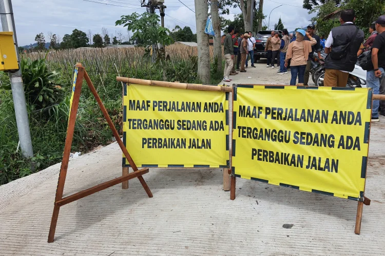 Kurs Dolar Tembus Rp18.000, Volume Perbaikan Jalan KBB Terpaksa Dikurangi