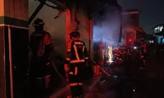 Diduga Akibat Korsleting Listrik, Tiga Unit Tempat Usaha di Cihanjuang Ludes Terbakar