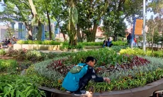 Fokus Pemeliharaan, DPKP Kota Bandung Bereskan Taman di Kawasan Bandara Husein