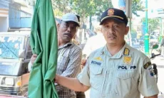 Masih Banyak PKL Membandel, Satpol PP Cimahi Kembali Lakukan Penertiban