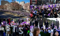 Ribuan ARMY Demo di Chili Minta Pemerintah Izinkan BTS Konser di Stadion Nasional
