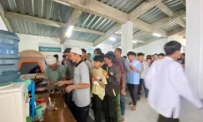 MBG Ala Masjid Daarul Aulia Lembang, Bagikan Ratusan Porsi Makan Siang Setiap Hari