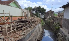 Normalisasi Sungai Cikunten Bongkar Rumah, Warga Terdampak Terpaksa Mengontrak