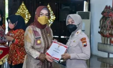Bupati Sukoharjo Etik Suryani Ditangkap, KPK Menduga Lakukan Pemerasan