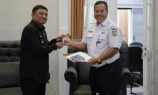 Genjot Keselamatan Perlintasan, Daop 2 Bandung Serahkan Gardu JPL 19 ke Pemkab Garut