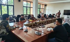 Ratusan Guru PPPK Paruh Waktu Mengadu ke DPRD  Tuntut Kenaikan Gaji dan Status