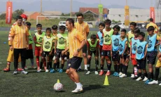 FOTO: Indra Sjafri dan Atep Semangati Talenta Muda di McDonald's Football Clinic