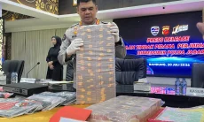 Polda Jabar Sita Uang Miliaran Rupiah dan Aset Mewah dari Judi Online DAZZLIVE