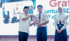 Jawab Keresahan Soal LKS Mahal, Bupati Aep Gratiskan Modul Siswa SD-SMP di Karawang