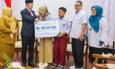 BPJS Ketenagakerjaan Serahkan Santunan kepada Ahli Waris Staf Dinas PUPR Kota Bogor