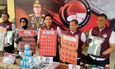 Polresta Bandung Sita 784.500 Butir Obat Keras Ilegal di Cicalengka