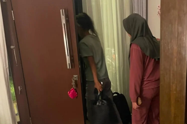 Baru Kerja 10 Jam, ART Ini Langsung Dipecat Majikan gara-gara Nekat Merokok