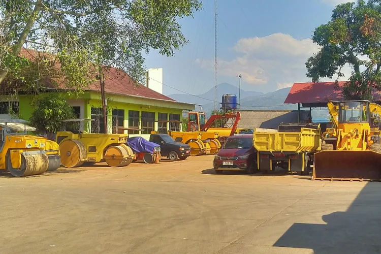 Proyek Konstruksi Lesu, Alat Berat PUTR Kabupaten Bandung Sepi Penyewa