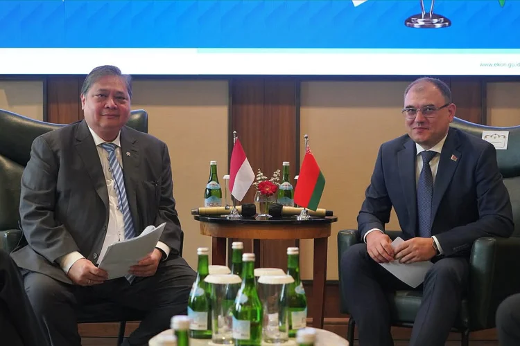 Airlangga Sebut Indonesia Berencana Impor Susu dari Belarus untuk Program MBG