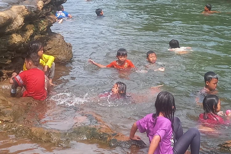 Pemuda Cibinong Sulap Ciliwung jadi Wisata Air Green Canyon