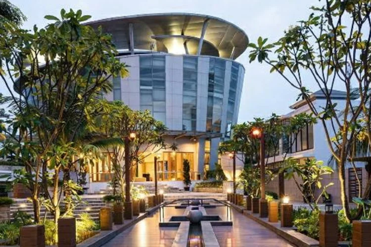 Wisatawan Jatuh dari Lantai 16 Horison Ultima Bhuvana Hotel Ciawi
