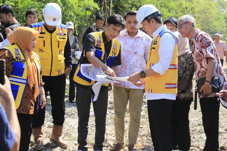 Tinjau Jalan R2, Dedie Sebut Ruas Jalan Akses Baru untuk Tembus ke Sentul