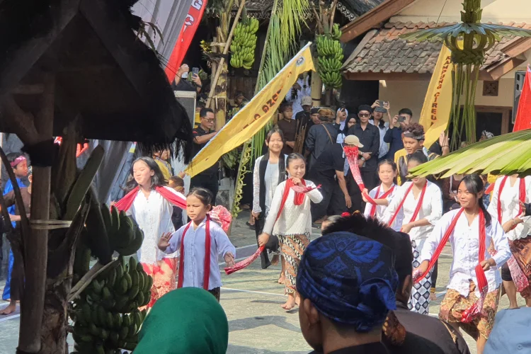 Momen Langka Sukuran Kampung Adat Cireundeu Diserbu Ribuan Warga