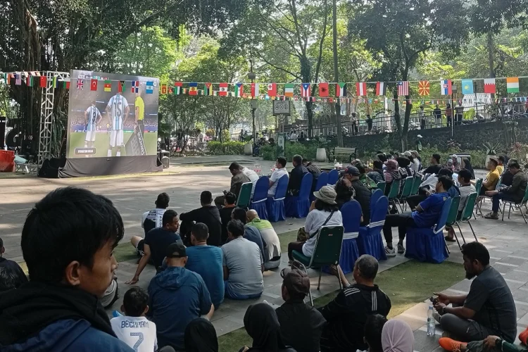 Warga Senang dan Antusias Ikuti Nobar Piala Dunia 2026 di Taman Ekspresi 