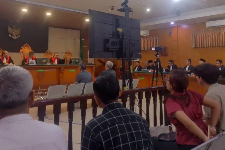 Sidang Dugaan Suap Proyek Bekasi, Ade Kuswara Dinilai Tak Punya Wewenang Atur Proyek