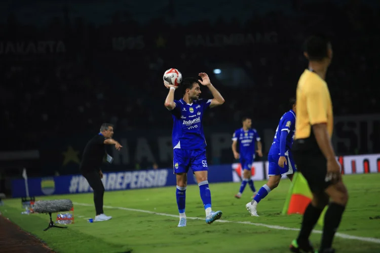 Frans Putros Dicoret Persib?