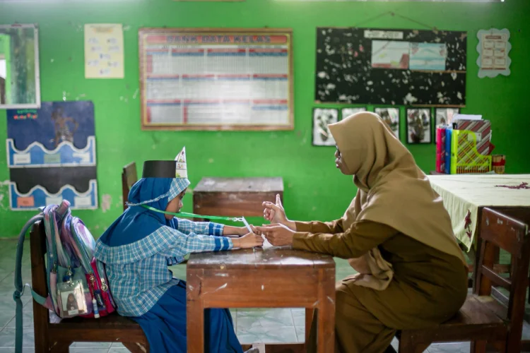 Wajah MPLS, Dari Kelas Sepi hingga Ancaman Bom